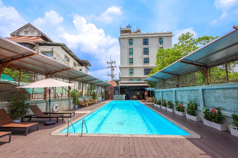 Glai Gan Place Hotel - Havuz