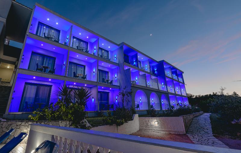 Christina Apartments - Genel