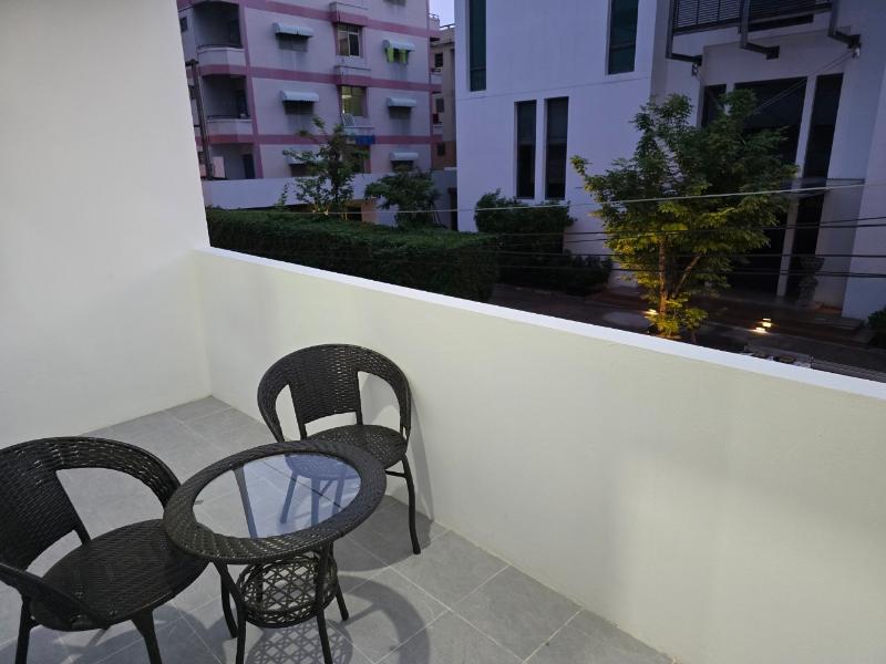 Srinn Hotel Pattaya Klang - Oda
