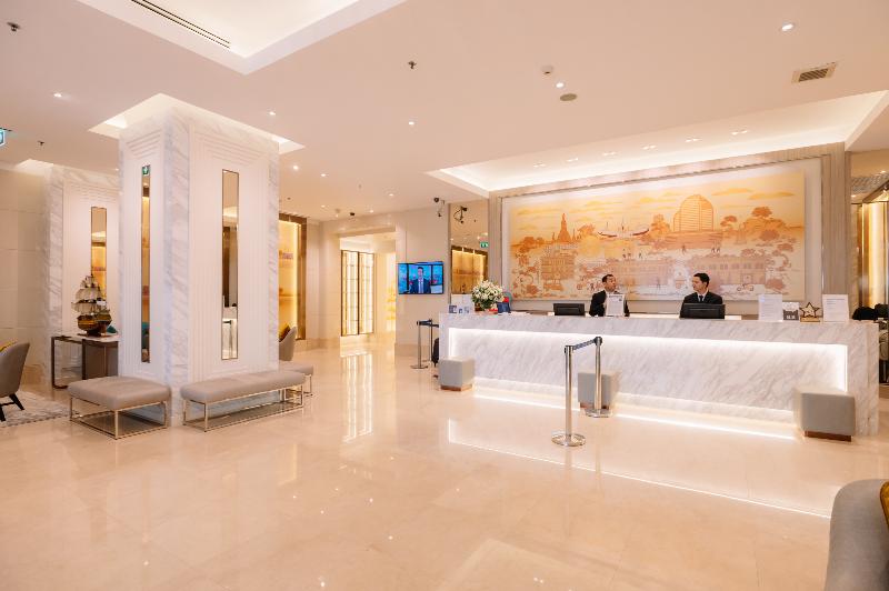 Centre Point Plus Hotel Silom - Lobi