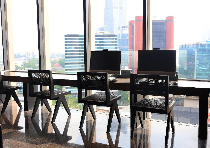 Swissotel Living Jakarta Mega Kuningan - Lobi