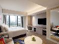Swissotel Living Jakarta Mega Kuningan oda fotoğrafı