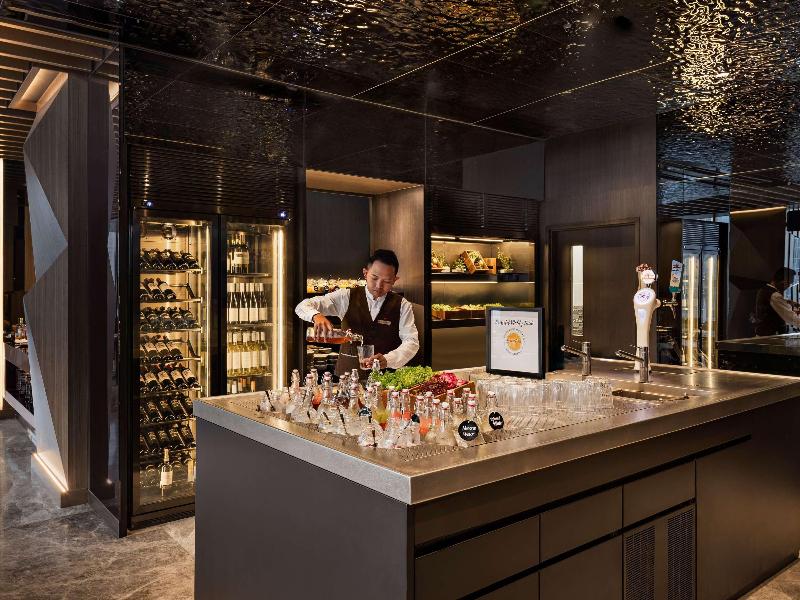 Swissotel Living Jakarta Mega Kuningan - Restoran