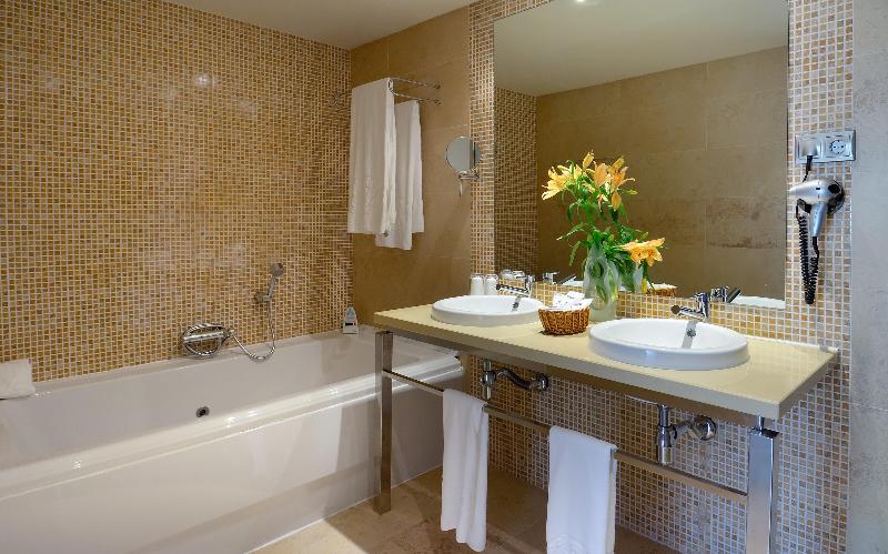 Elba Carlota Beach & Golf Resort - Oda