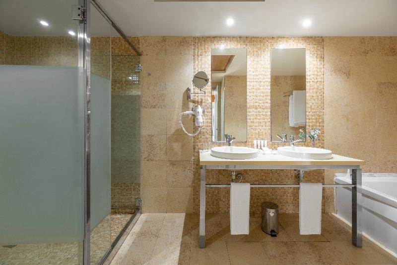 Elba Carlota Beach & Golf Resort - Oda
