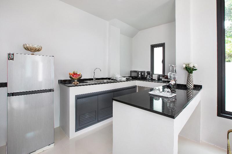 Nariya Bayfront Phuket - Oda