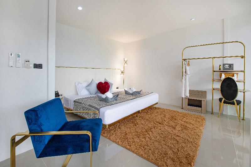 Nariya Bayfront Phuket - Oda