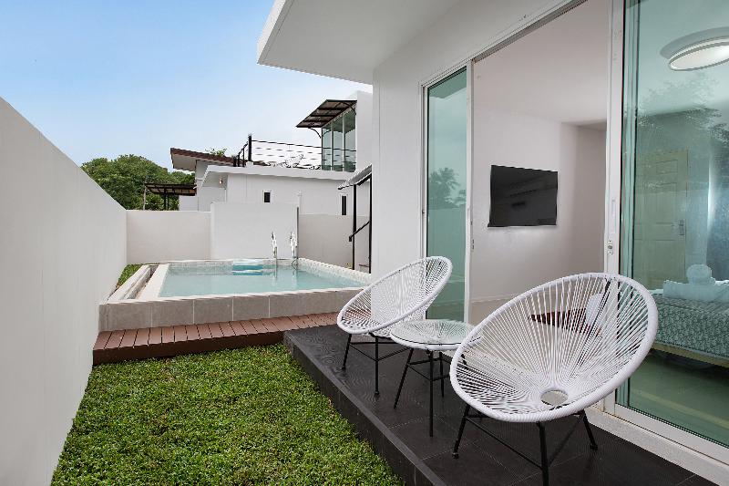 Nariya Bayfront Phuket - Oda