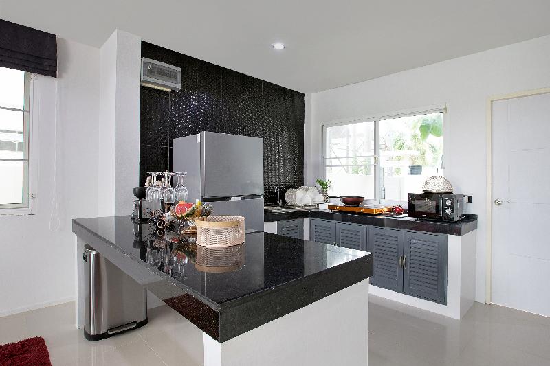 Nariya Bayfront Phuket - Oda