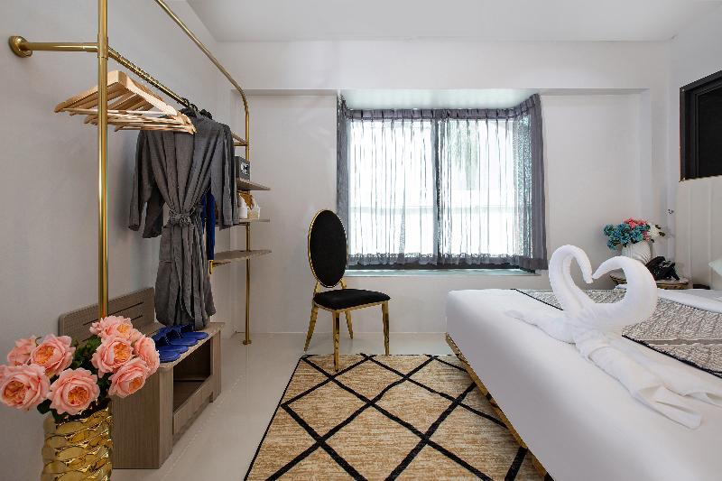 Nariya Bayfront Phuket - Oda