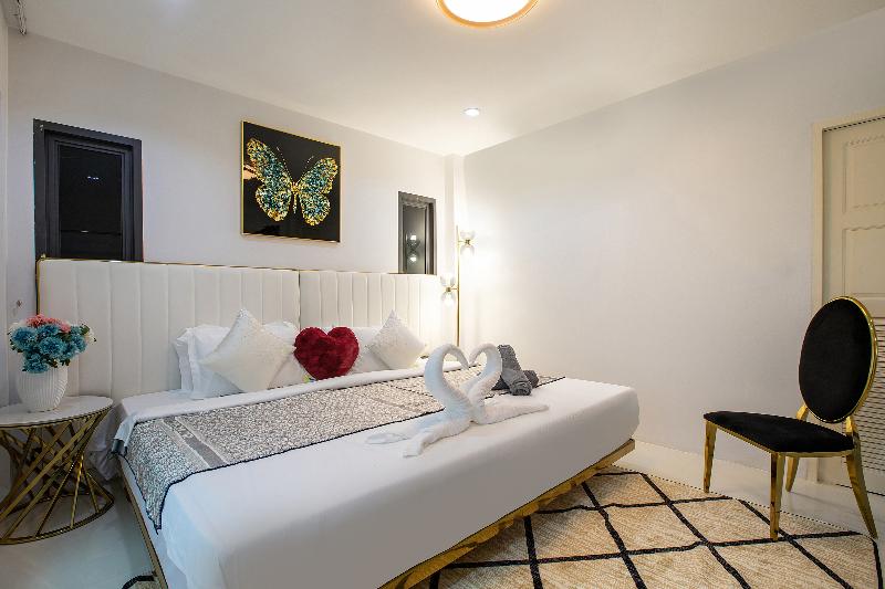 Nariya Bayfront Phuket - Oda
