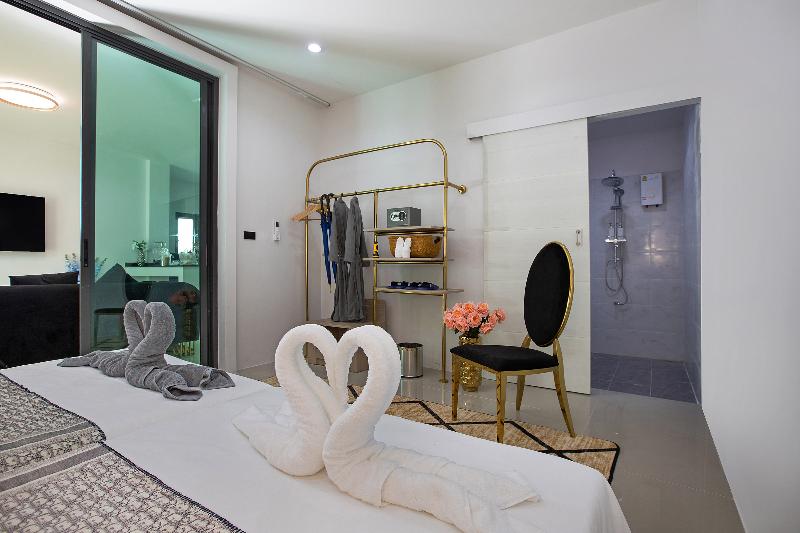 Nariya Bayfront Phuket - Oda