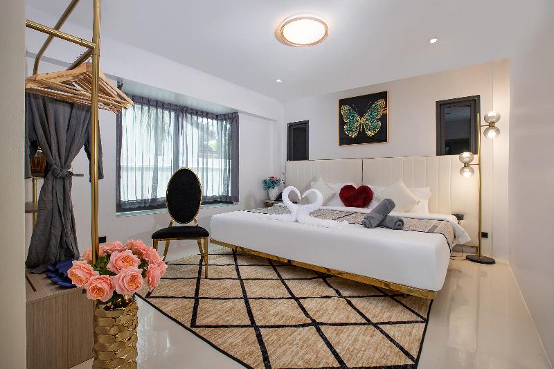 Nariya Bayfront Phuket - Oda