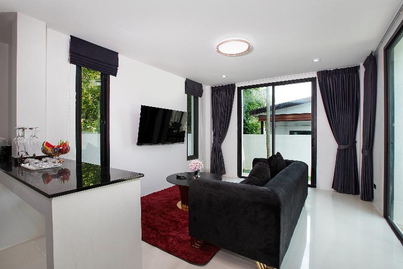 Nariya Bayfront Phuket - Oda