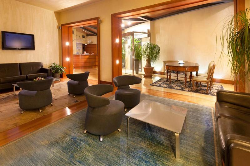 B&b Hotel Imperia - Lobi