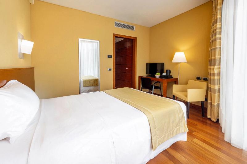 B&b Hotel Imperia - Oda