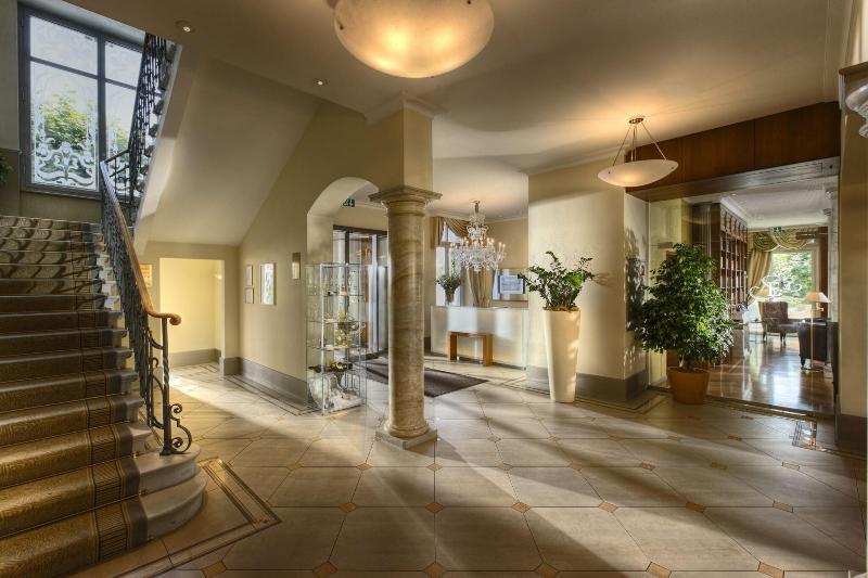 Hotel Eden Spiez - Lobi