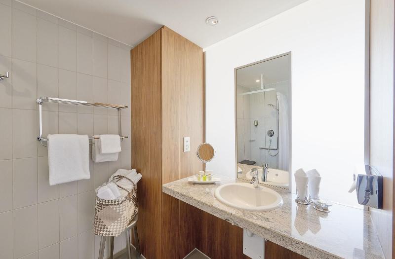 Hotel Eden Spiez - Oda