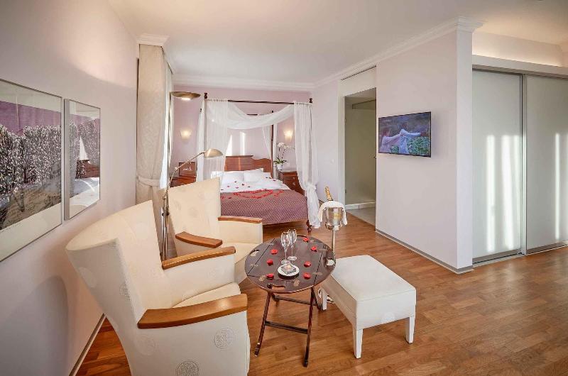 Hotel Eden Spiez - Oda