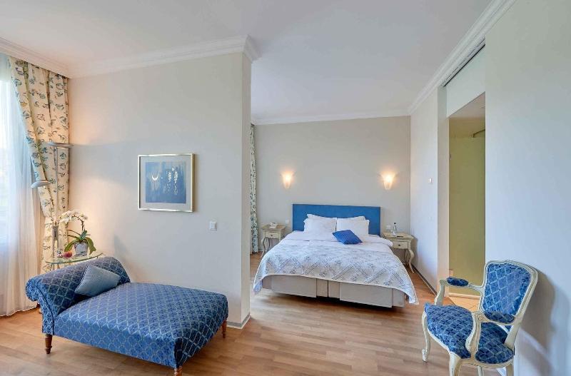 Hotel Eden Spiez - Oda