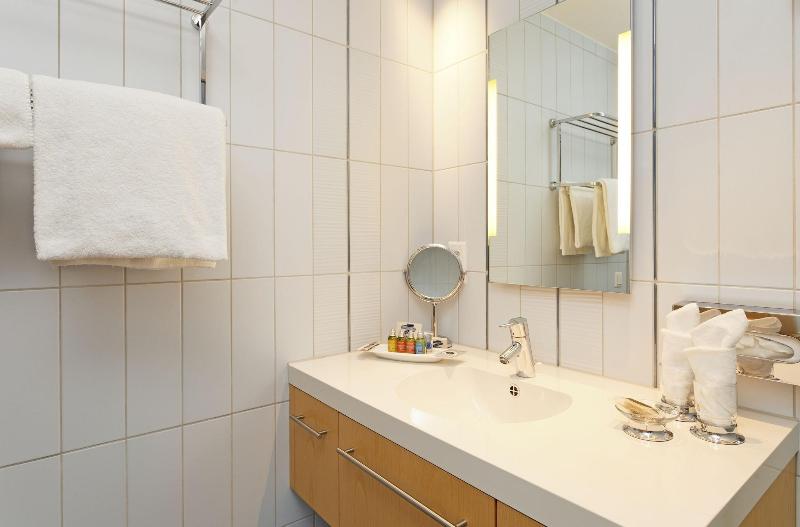 Hotel Eden Spiez - Oda