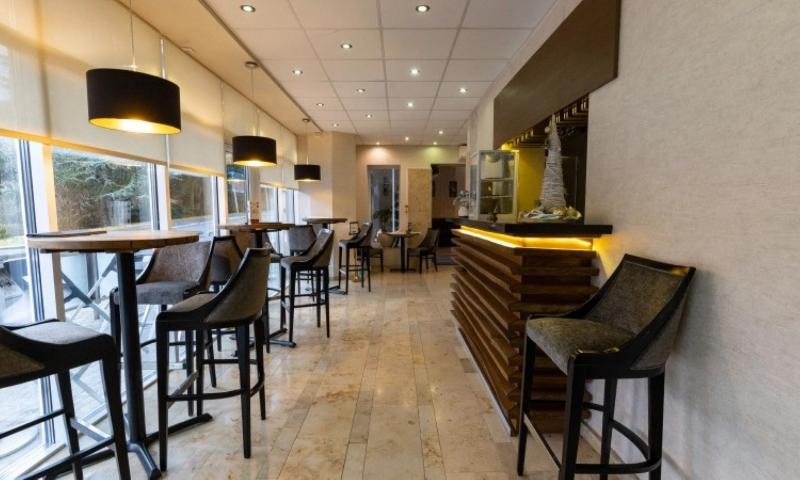 Bastya Wellness Hotel - Lobi