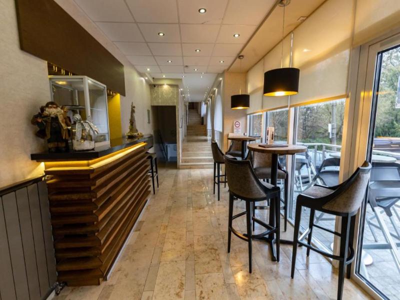 Bastya Wellness Hotel - Lobi