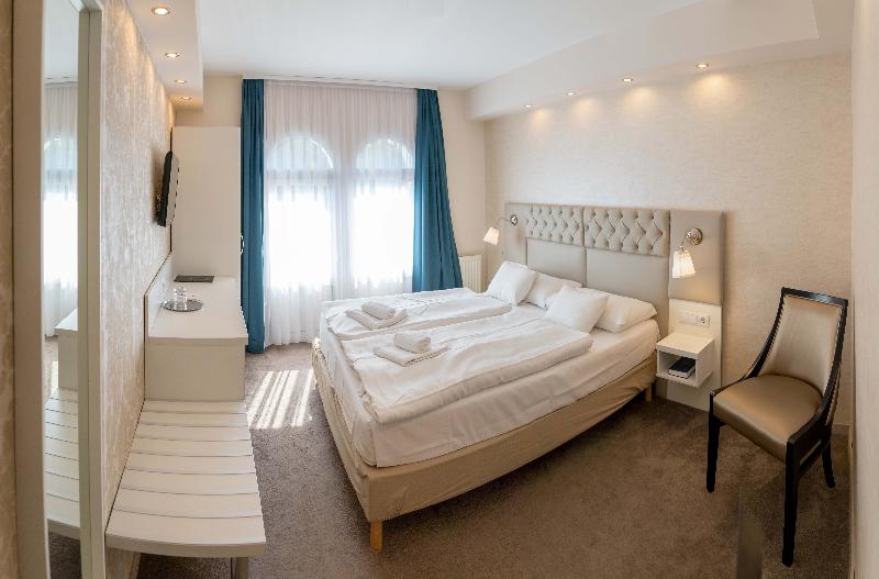 Bastya Wellness Hotel - Oda