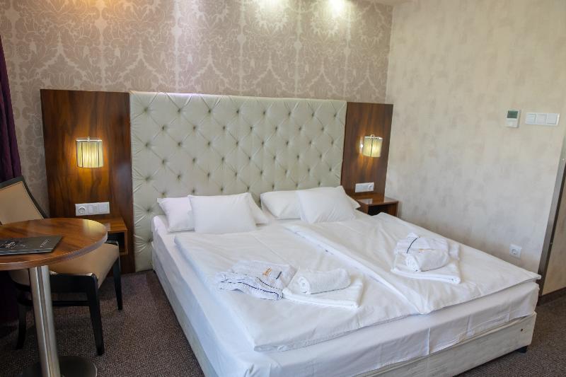 Bastya Wellness Hotel - Oda