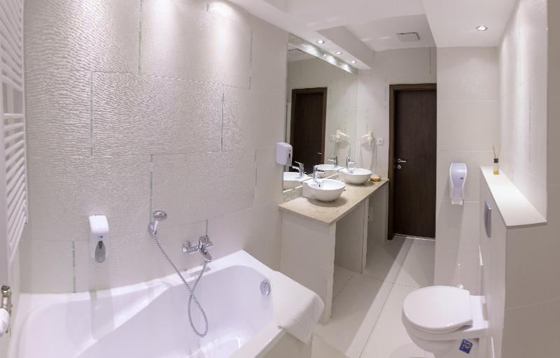 Bastya Wellness Hotel - Oda