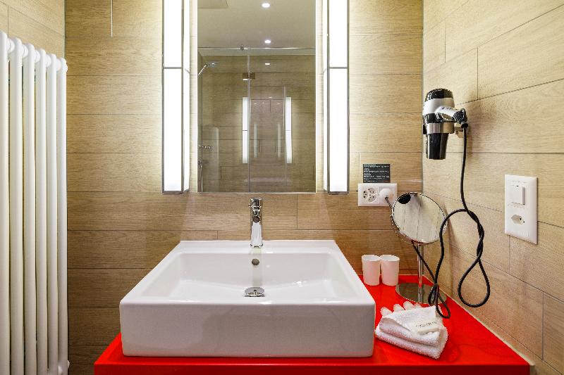 Hotel Swiss Night by Fassbind Zurich - Oda