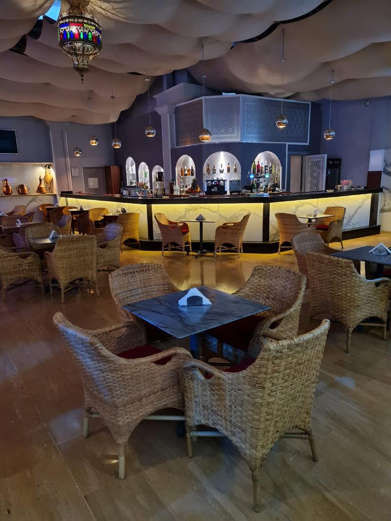 El Oumnia Puerto - Bar
