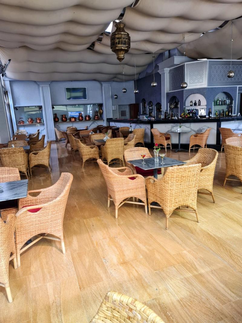El Oumnia Puerto - Bar