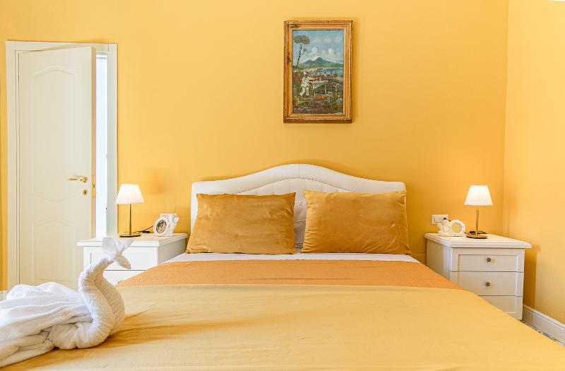 Guesthouse Adry In Naples - Oda