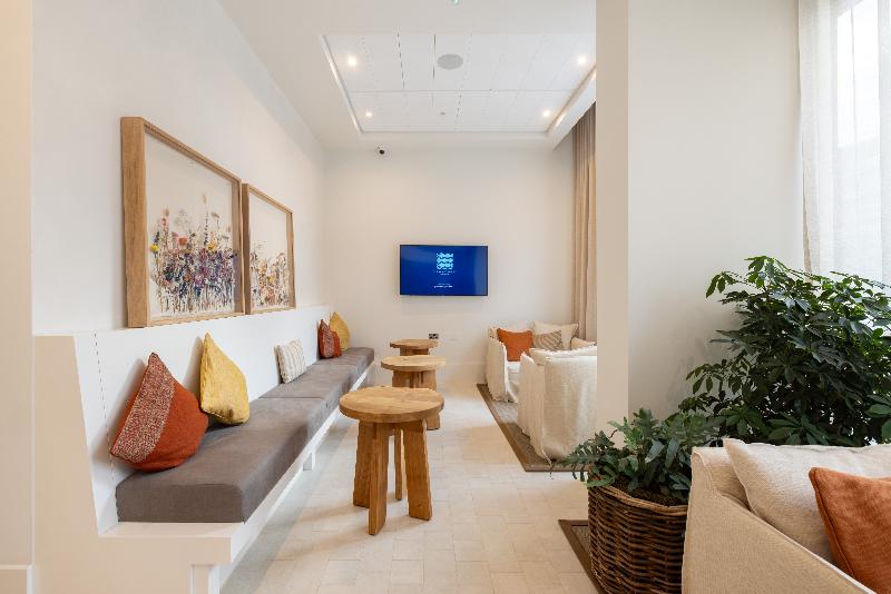 Charles Hope Apartments - Greenford - Lobi