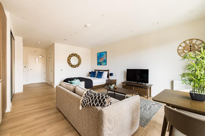 Charles Hope Apartments - Greenford - Oda