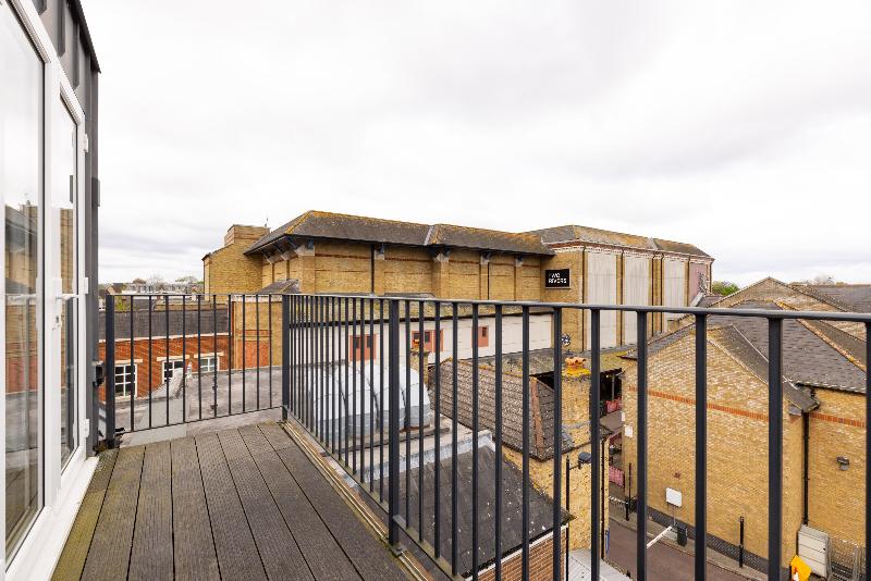 Charles Hope Apartments - Staines City Centre - Lobi