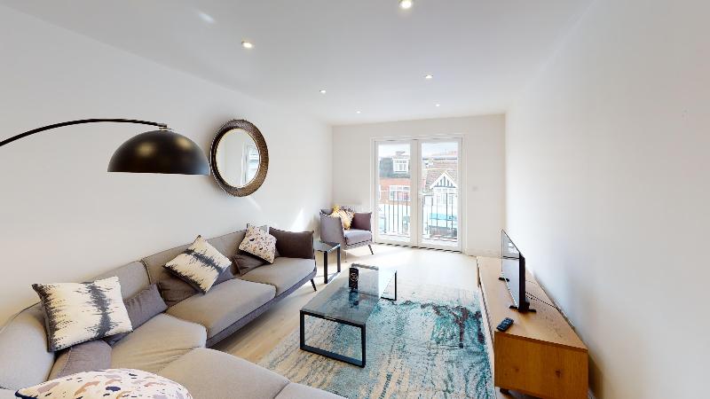 Charles Hope Apartments - Staines City Centre - Oda