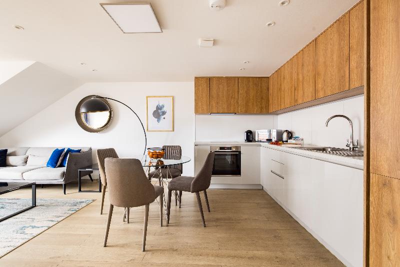 Charles Hope Apartments - Staines City Centre - Oda