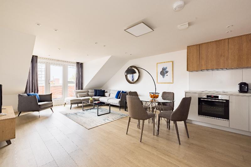 Charles Hope Apartments - Staines City Centre - Oda