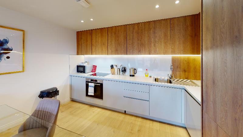 Charles Hope Apartments - Staines City Centre - Oda