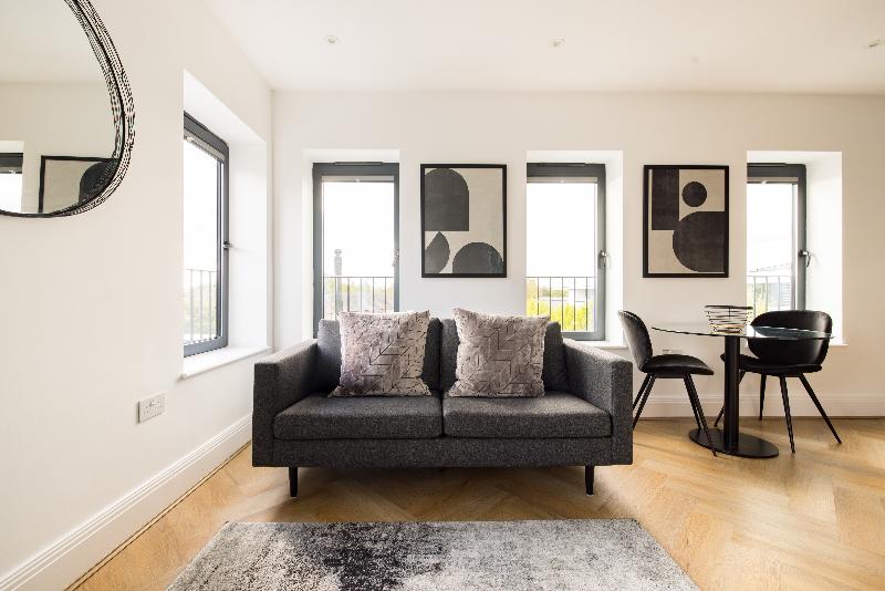 Charles Hope Apartments - Staines Riverside - Oda