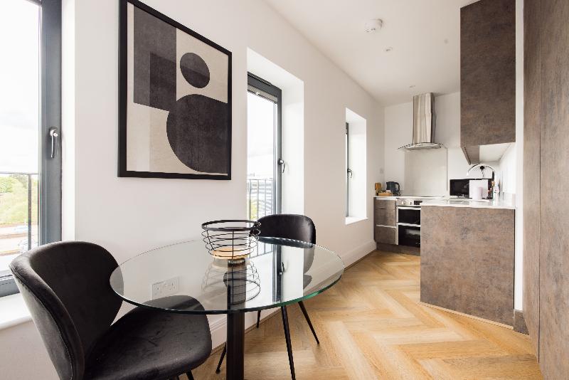 Charles Hope Apartments - Staines Riverside - Oda