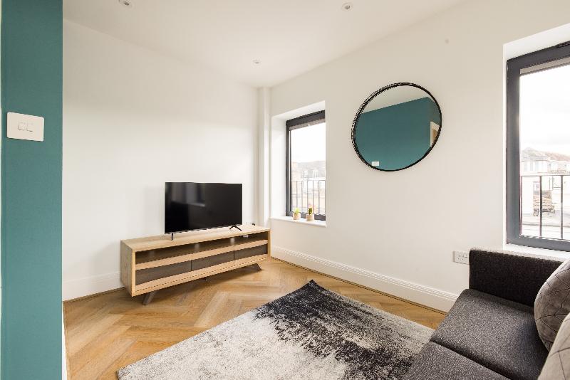 Charles Hope Apartments - Staines Riverside - Oda