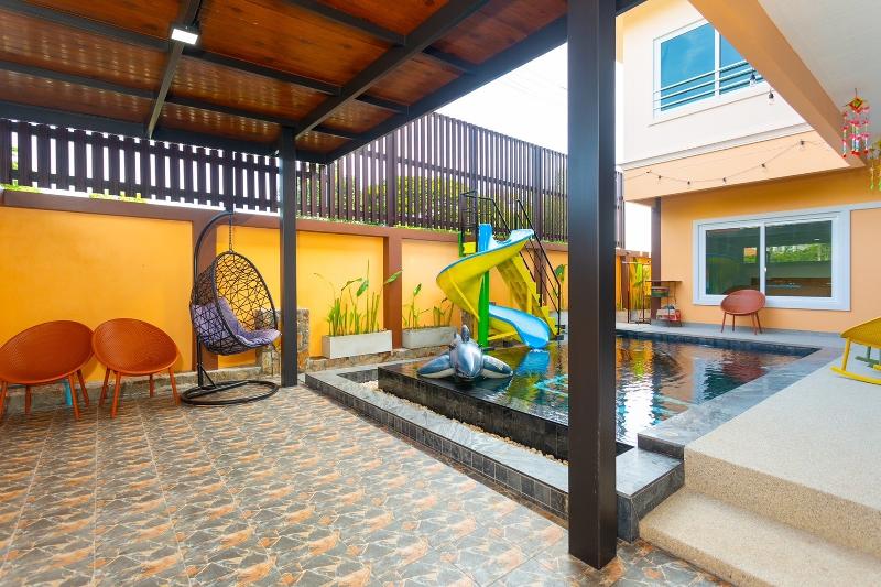 99 Pool Villa By Zuzu - Genel