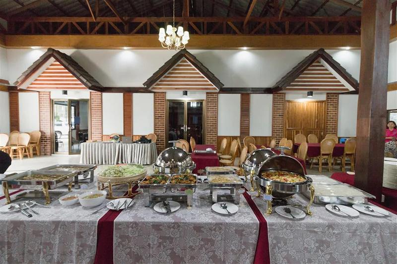 Ruentara Resort & Villa By Zuzu - Restoran
