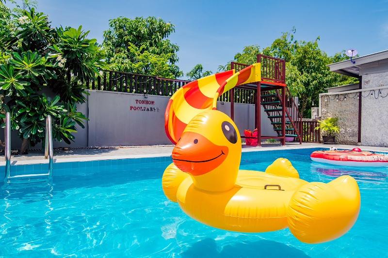 Ton Hom Pool Party By Zuzu - Genel
