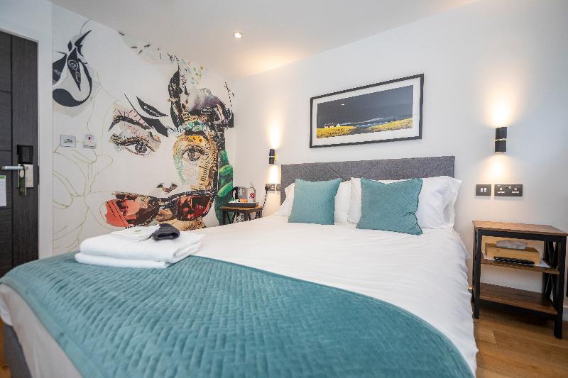 Cherry Tree Hotel - Oda