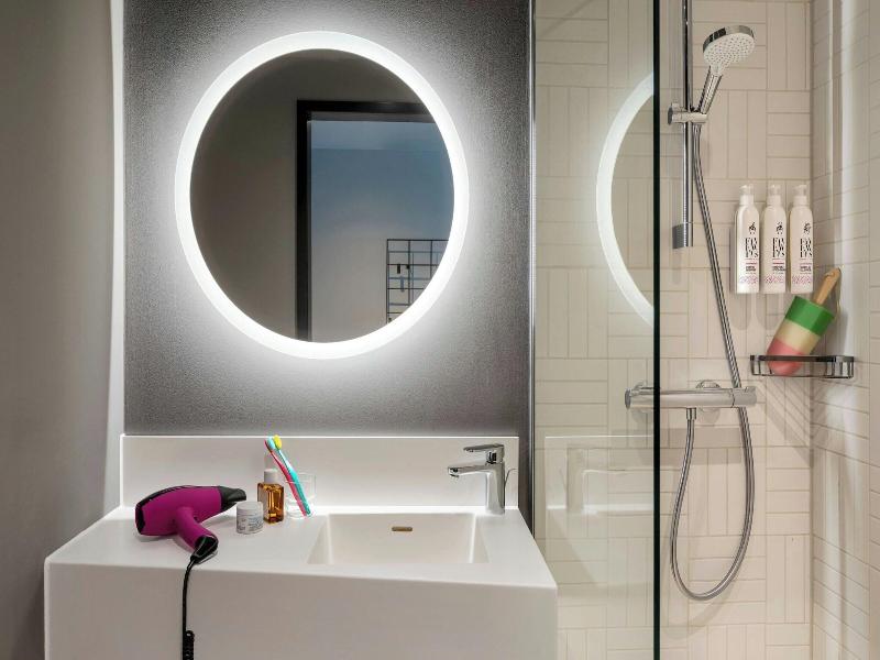 Moxy Hamburg - Finkenwerder - Oda