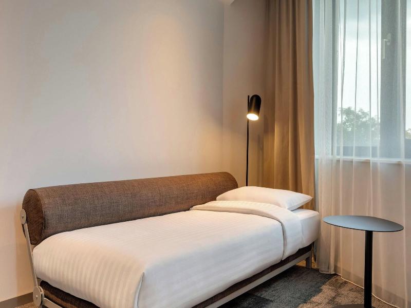Moxy Hamburg - Finkenwerder - Oda